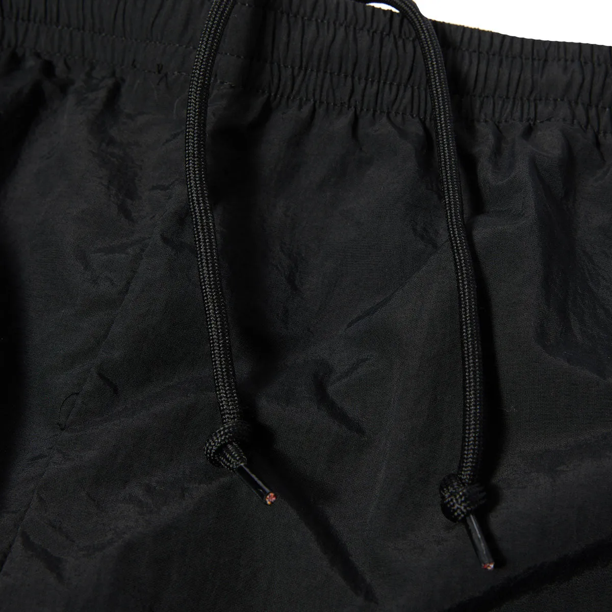 HUF 89 Easy Shorts - Black t shirt