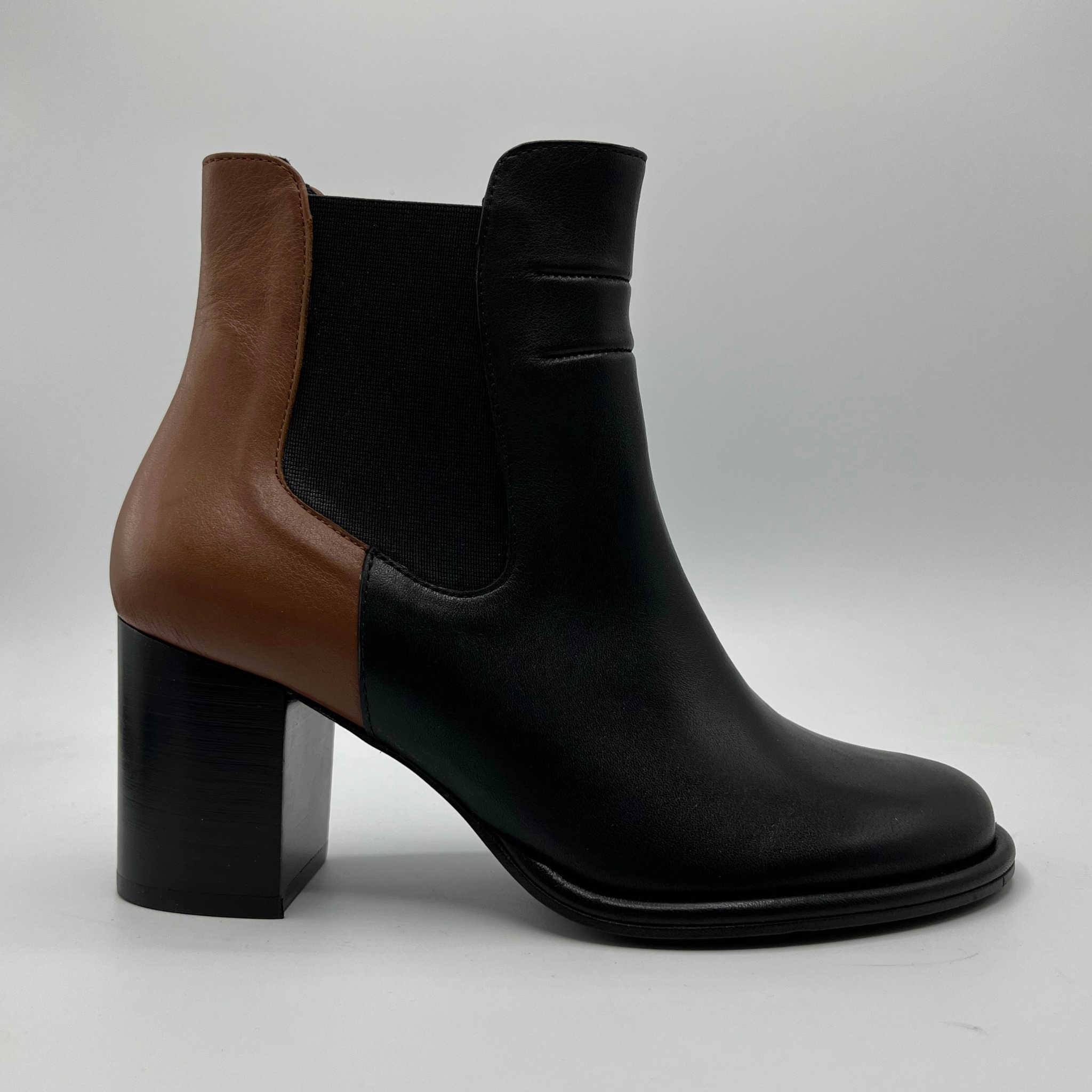 Fly London Muxe358 Country Soul Flexible Sole Design