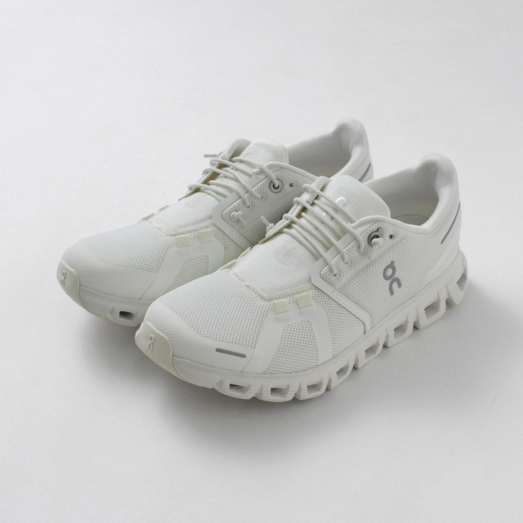 Wide Base Design Flexible Sole ON / Cloud 6 Sneakers