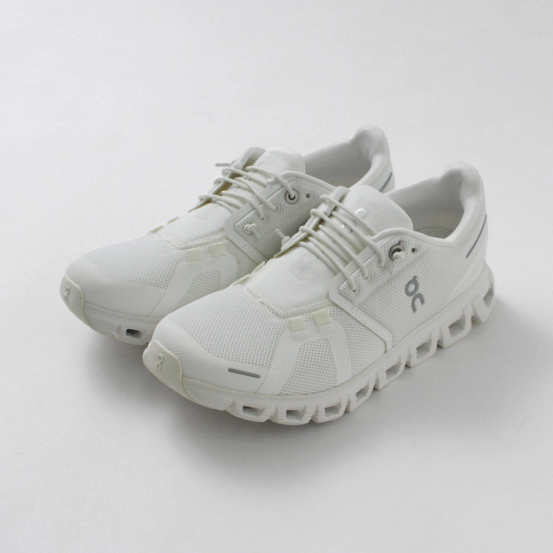 ON / Cloud 6 Sneakers Fit Light hybrid design