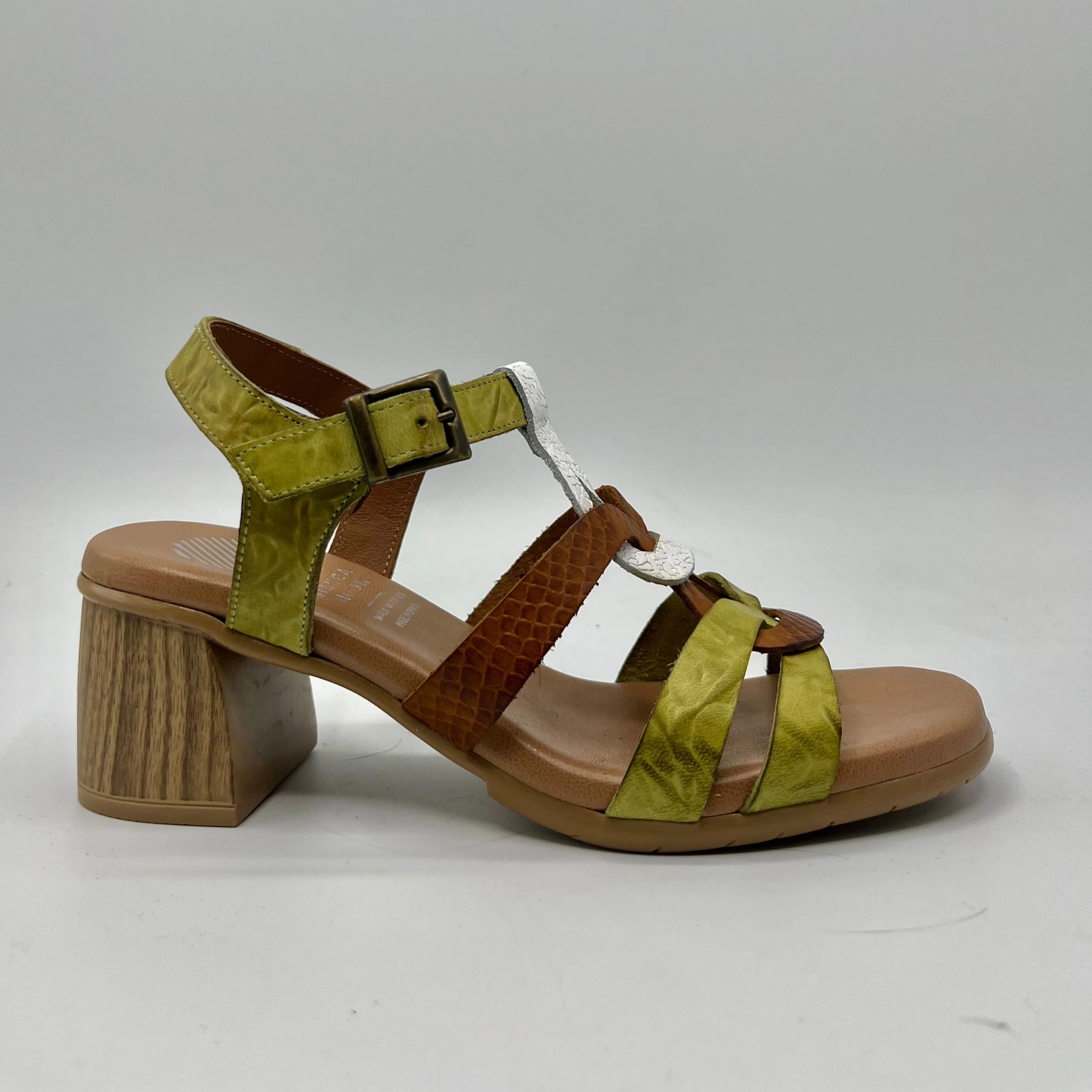 Travel Friendly Bianca Moon Elena