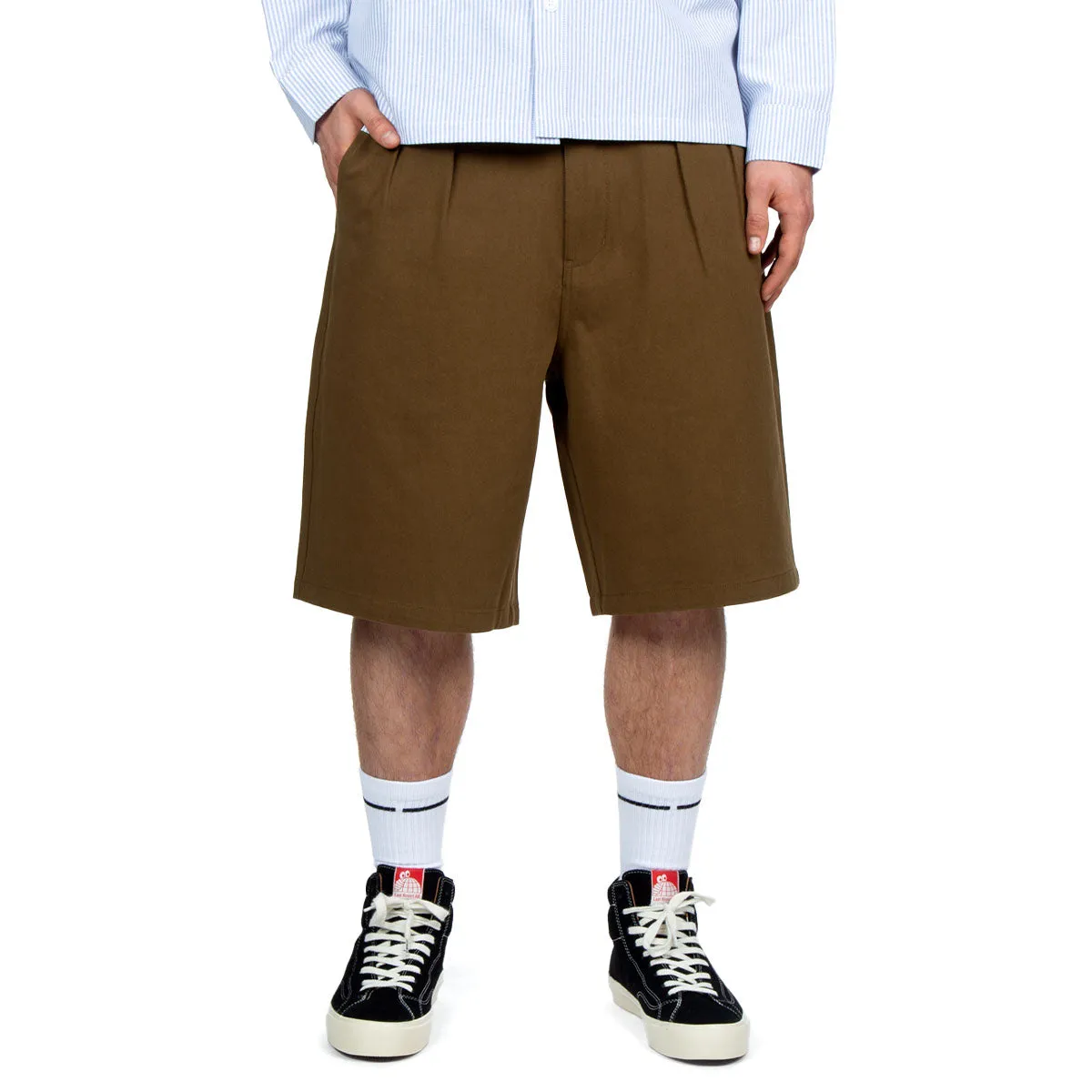 club wear Chill Look CCS Pleated Chino Shorts - Brown