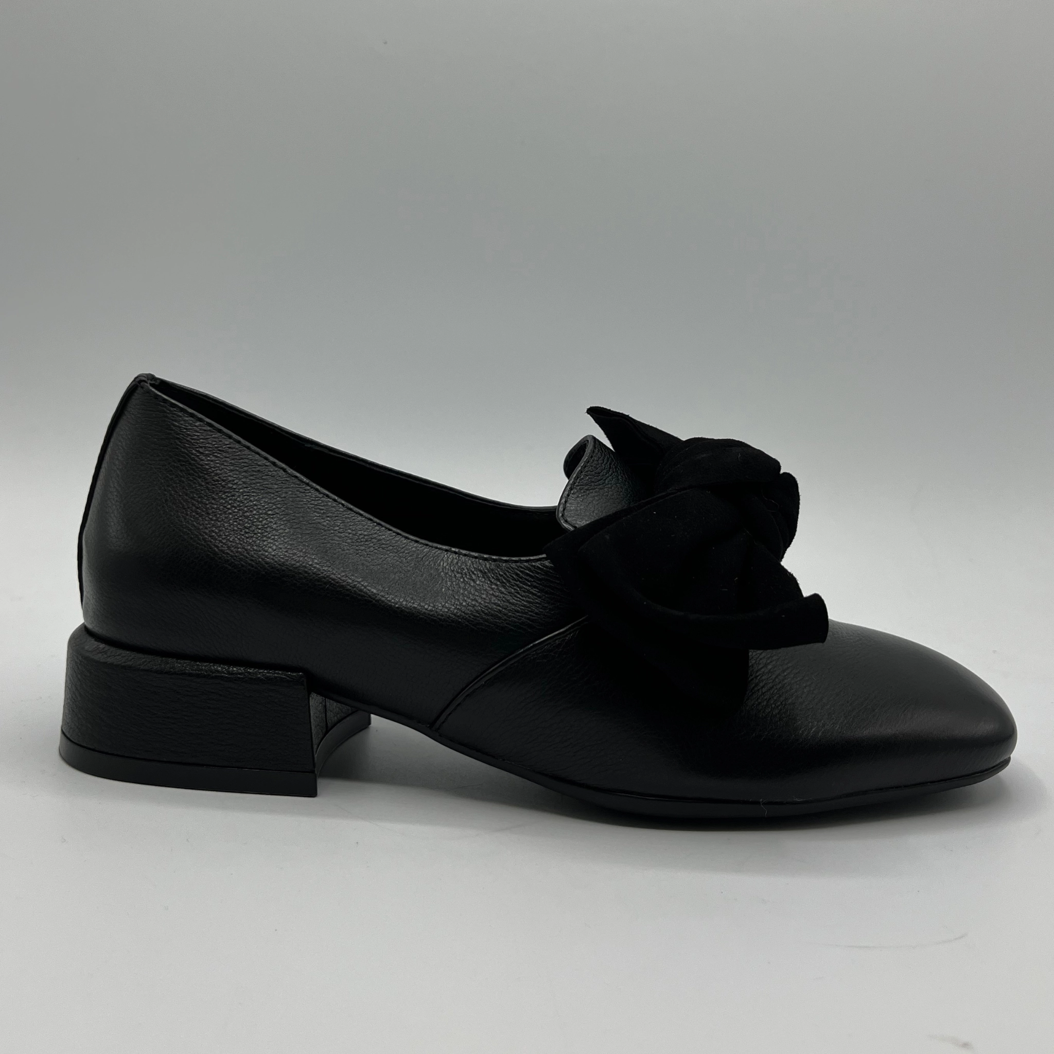 Django & Juliette Varva Non Slip