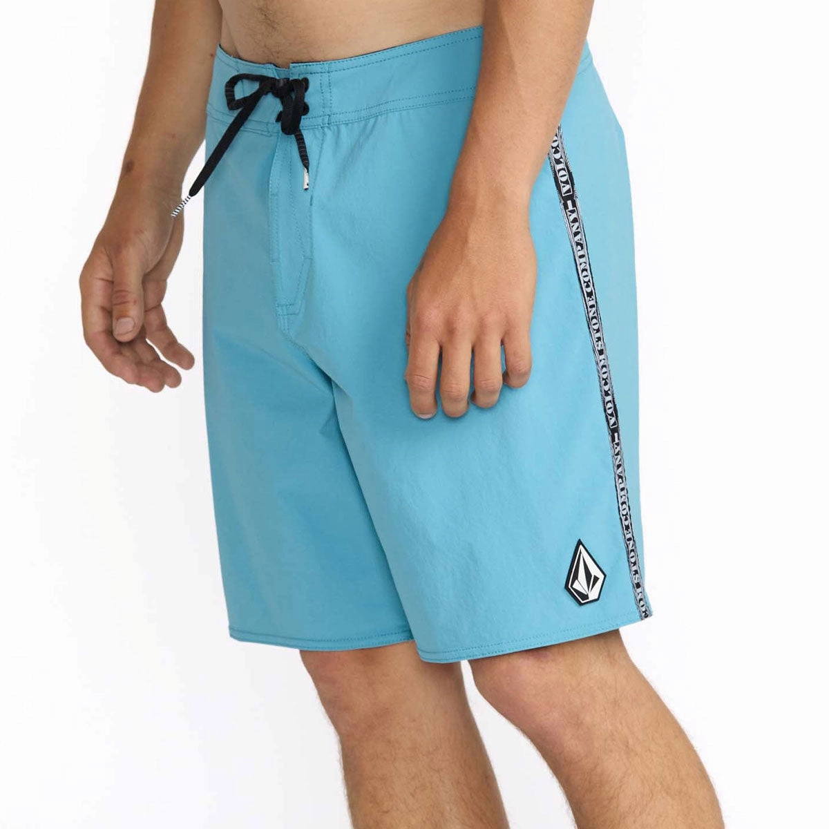 Sporty Look Volcom Command Mod 18 Boardshorts - Used Blue