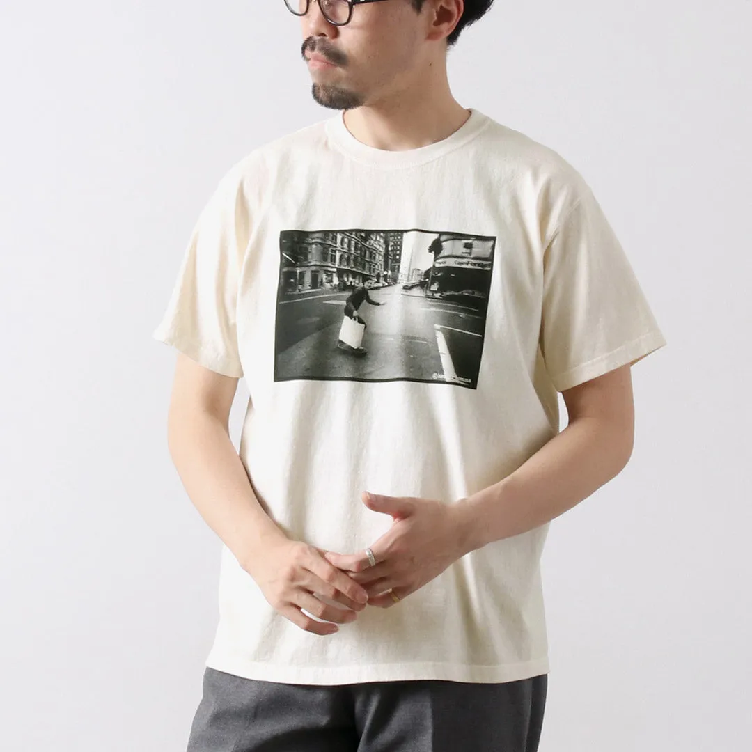 Comfortable and Chic Airflow Ventilation Design GOOD ON / Skater Manhattan Photo T-Shirt