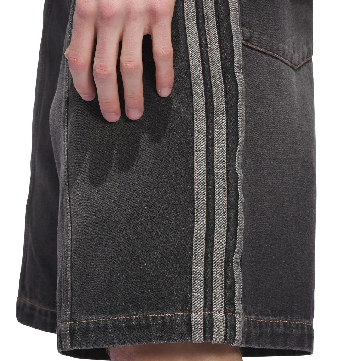 Board shorts Clean Fit Adidas Tyshawn Shorts - Black