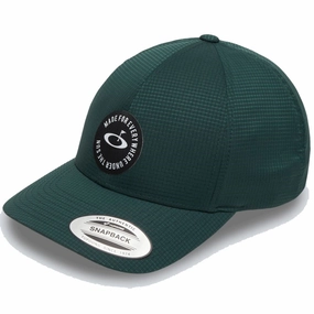 Oakley Everywhere Pro Hat 2.0 - Hunter Green urban scene