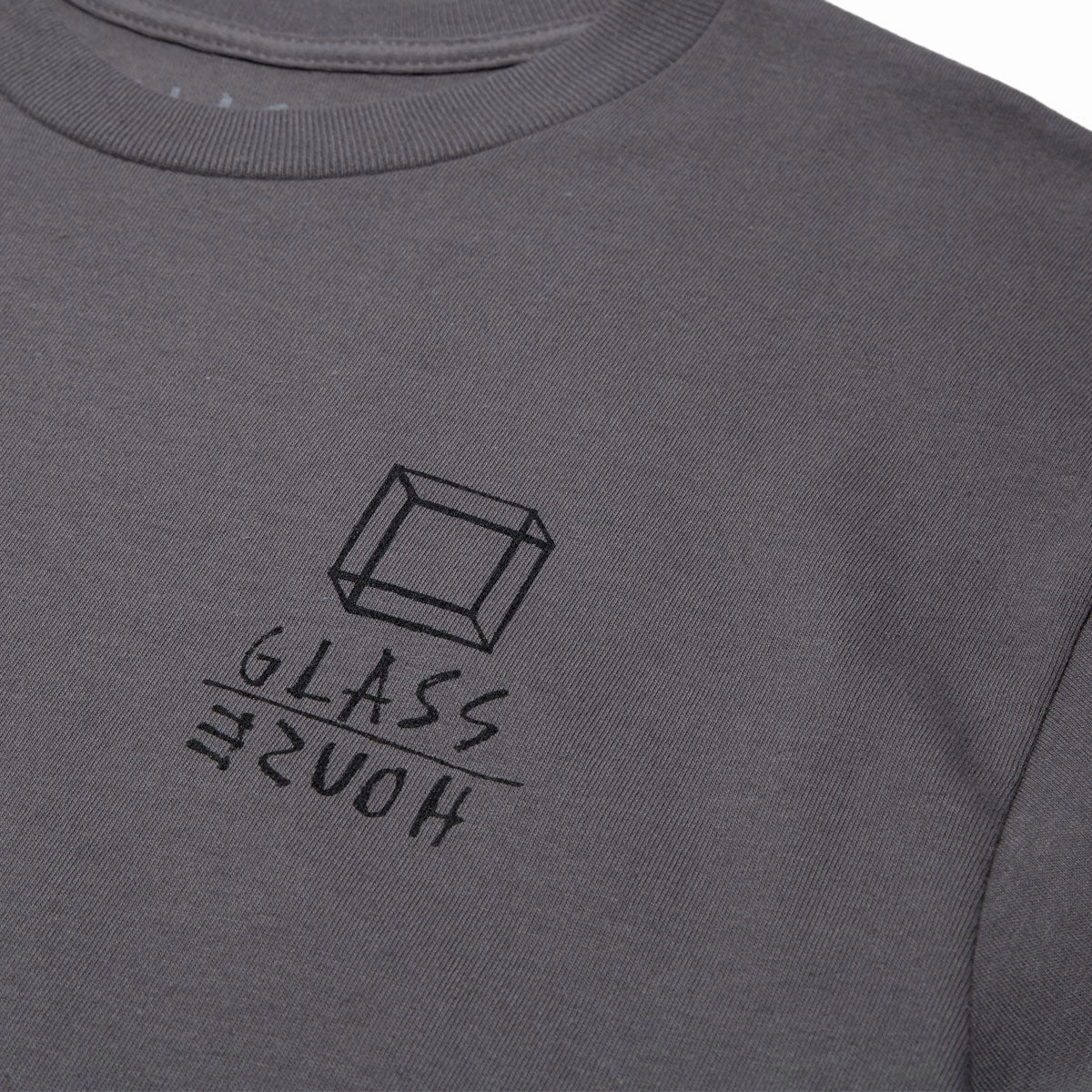 Light and Breathable Glass House Abyss T-Shirt - Charcoal
