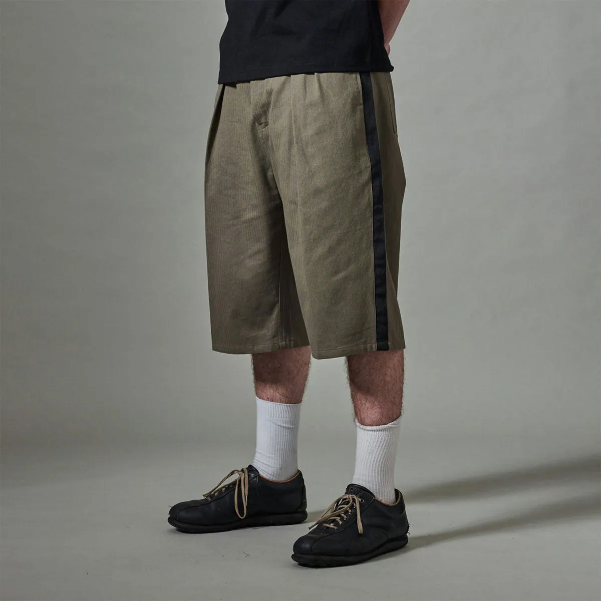 Modern Design Clean Fabric Passport Herringbone Leagues Club Stripe Shorts - Olive