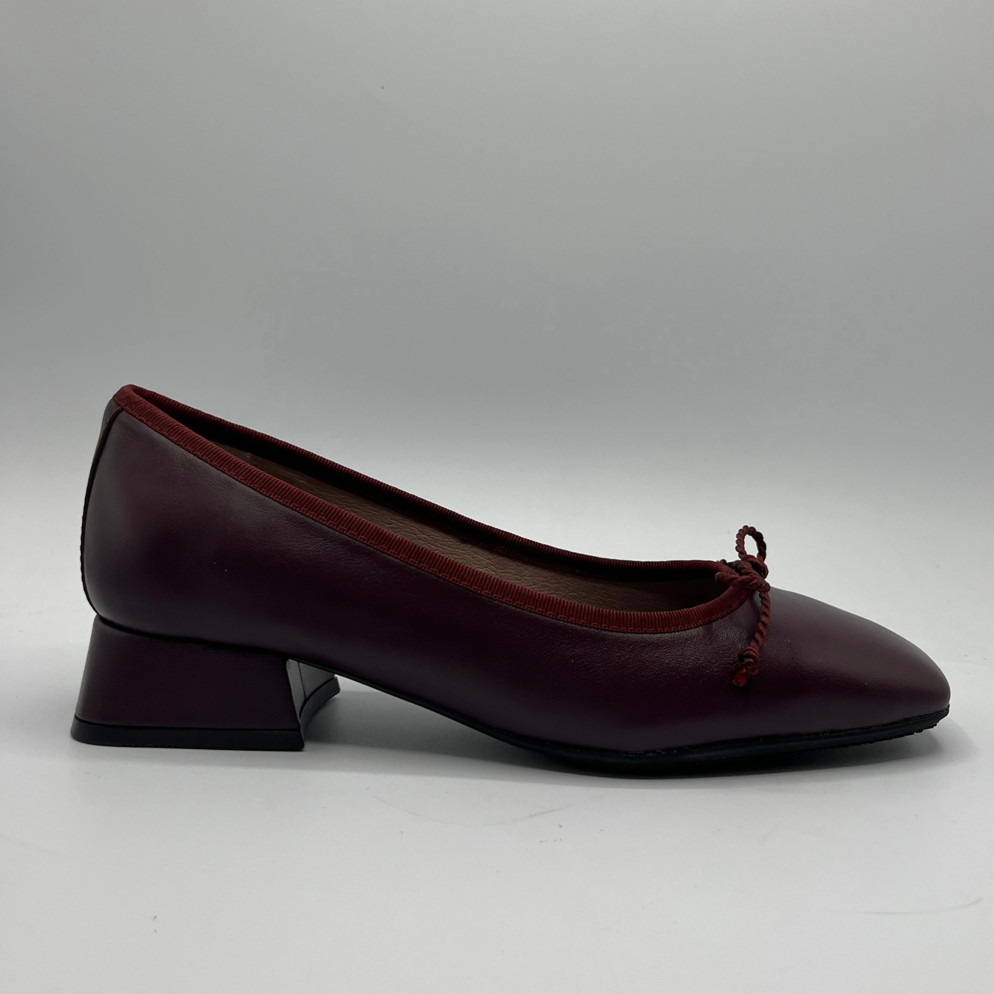 Responsive Minimal Heels Hispanitas Aruba