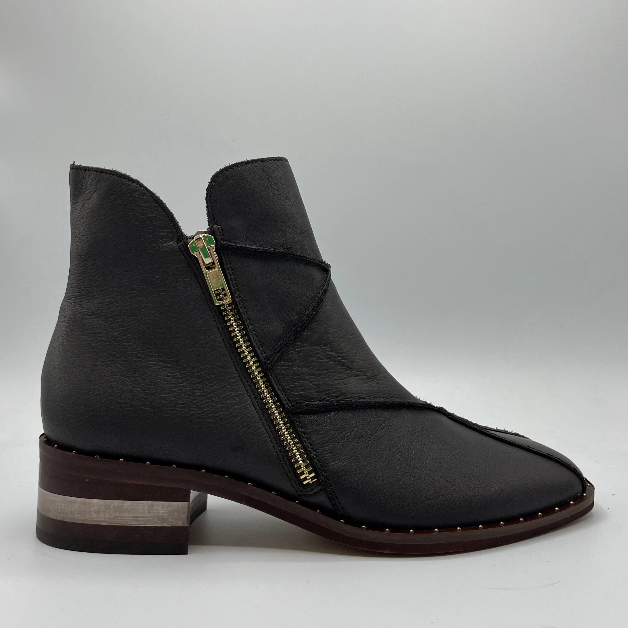 Django & Juliette Foshan Durable Layer