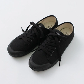 workout shoes SPRING COURT / G2 Low Cut Canvas Sneakers