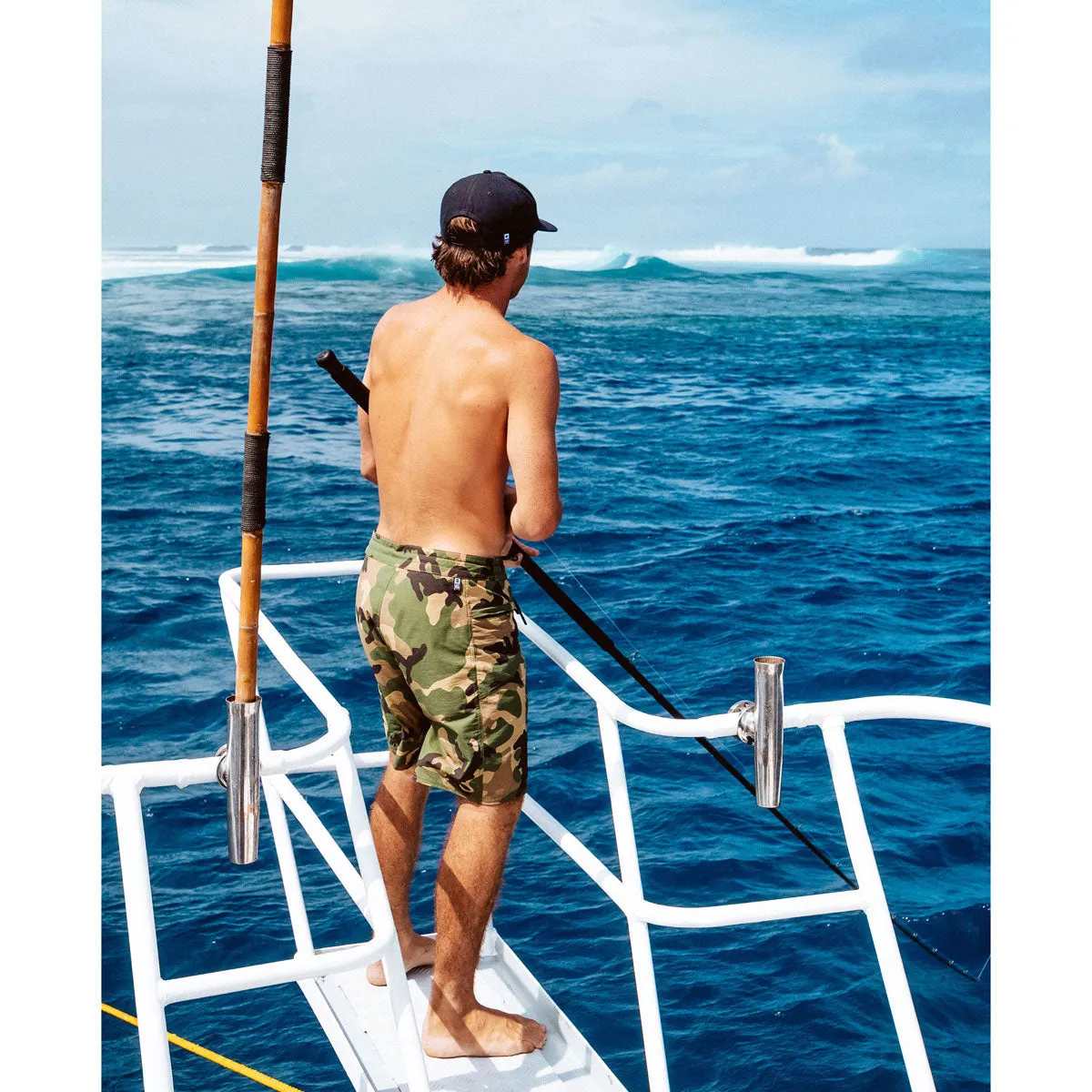 Ultimate Wear Comfortable Stretch Salty Crew Flagship Boat Boardshorts - Camo